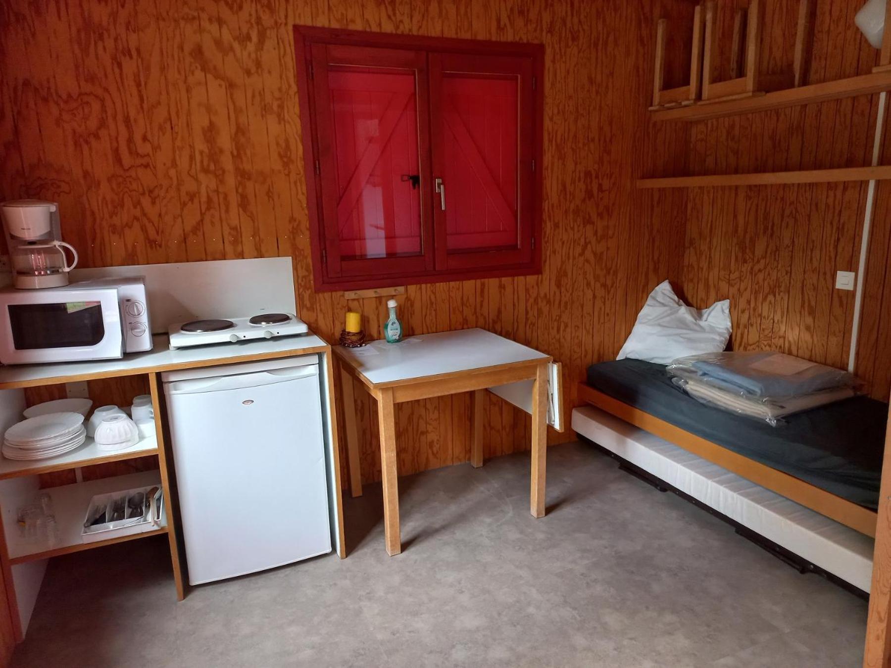 Camping Les Feuilles Chauffailles Exterior photo