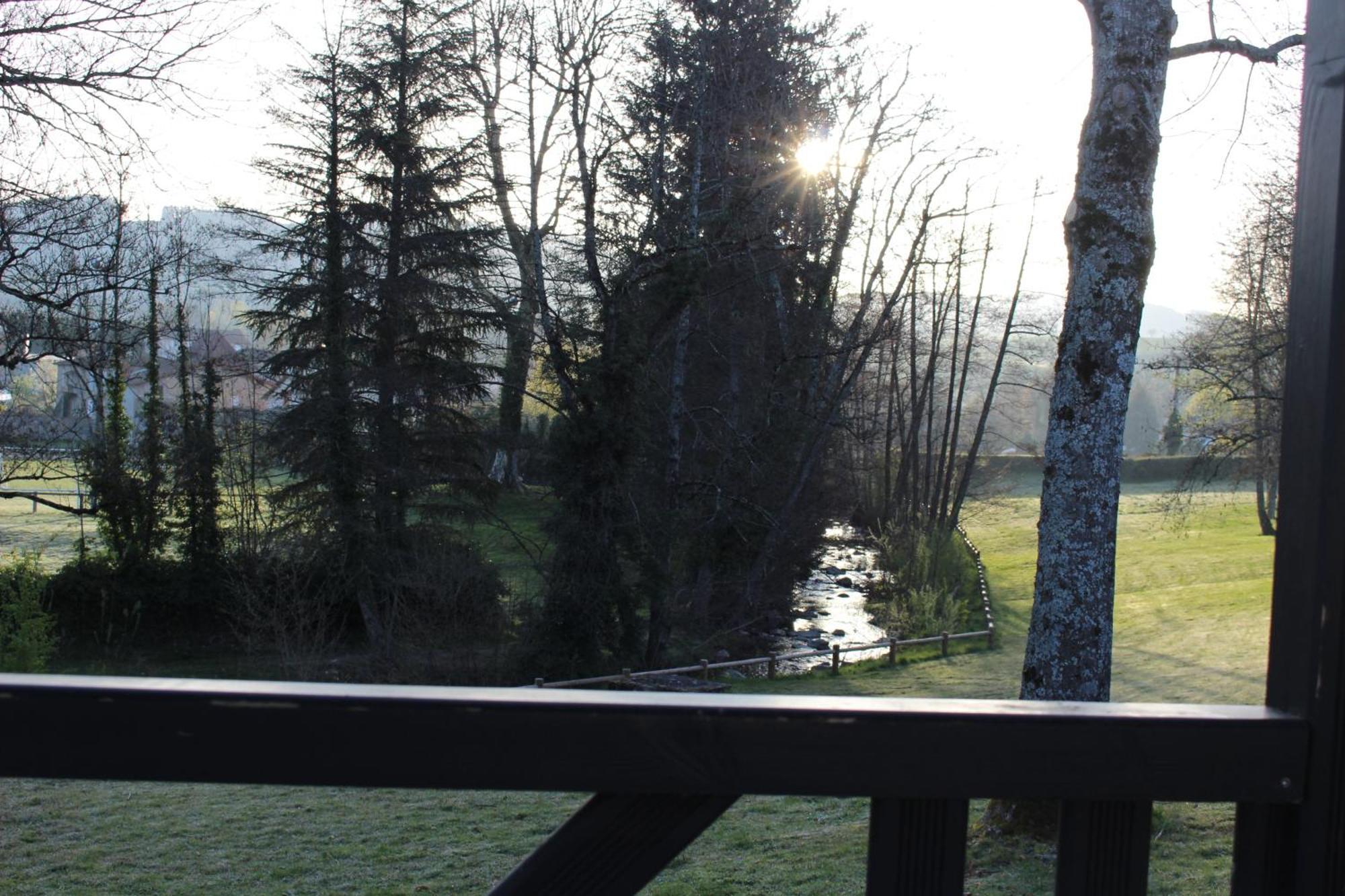 Camping Les Feuilles Chauffailles Exterior photo