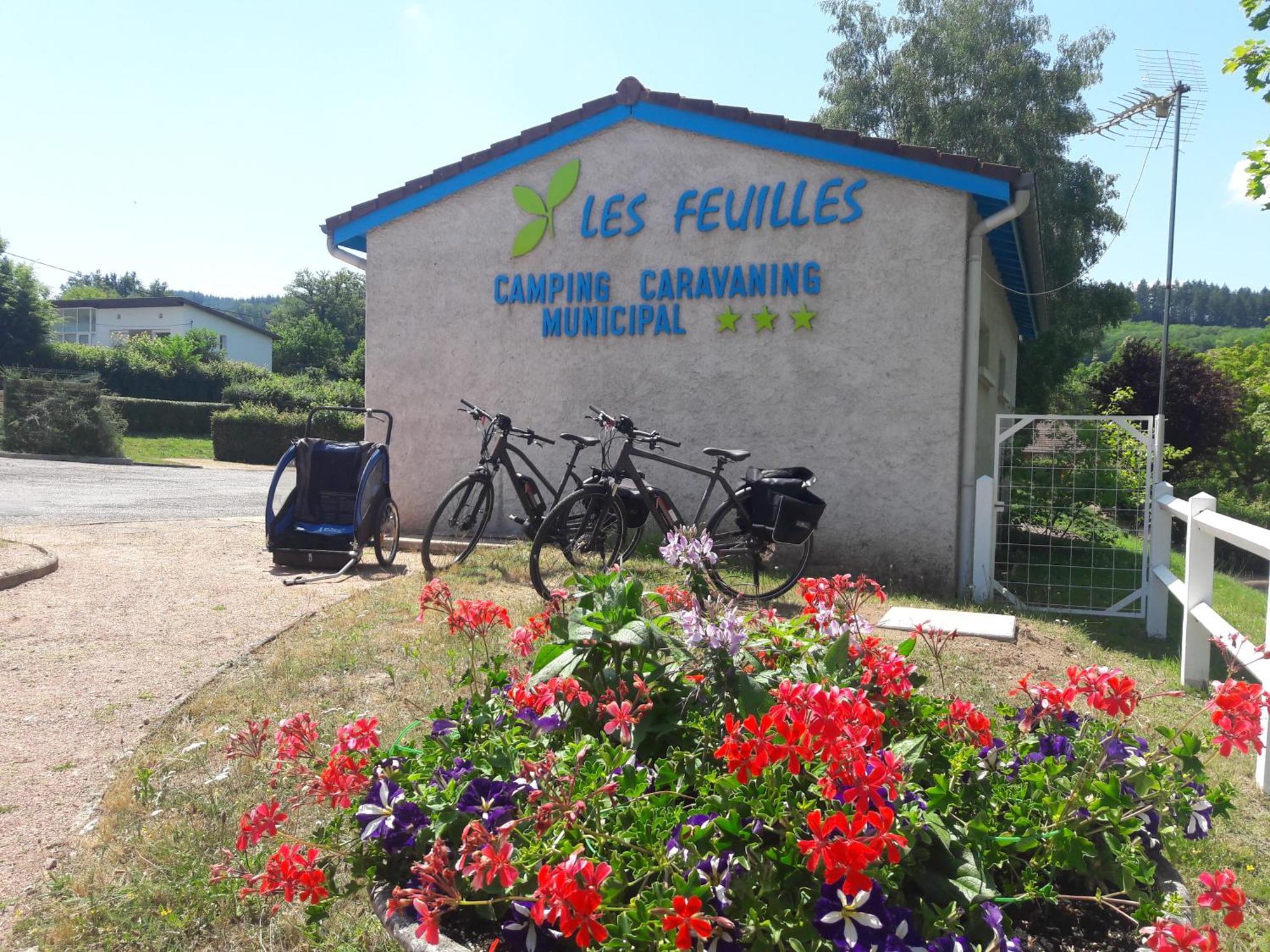 Camping Les Feuilles Chauffailles Exterior photo